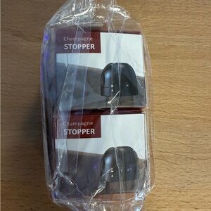 Champagne Stopper Set in Black